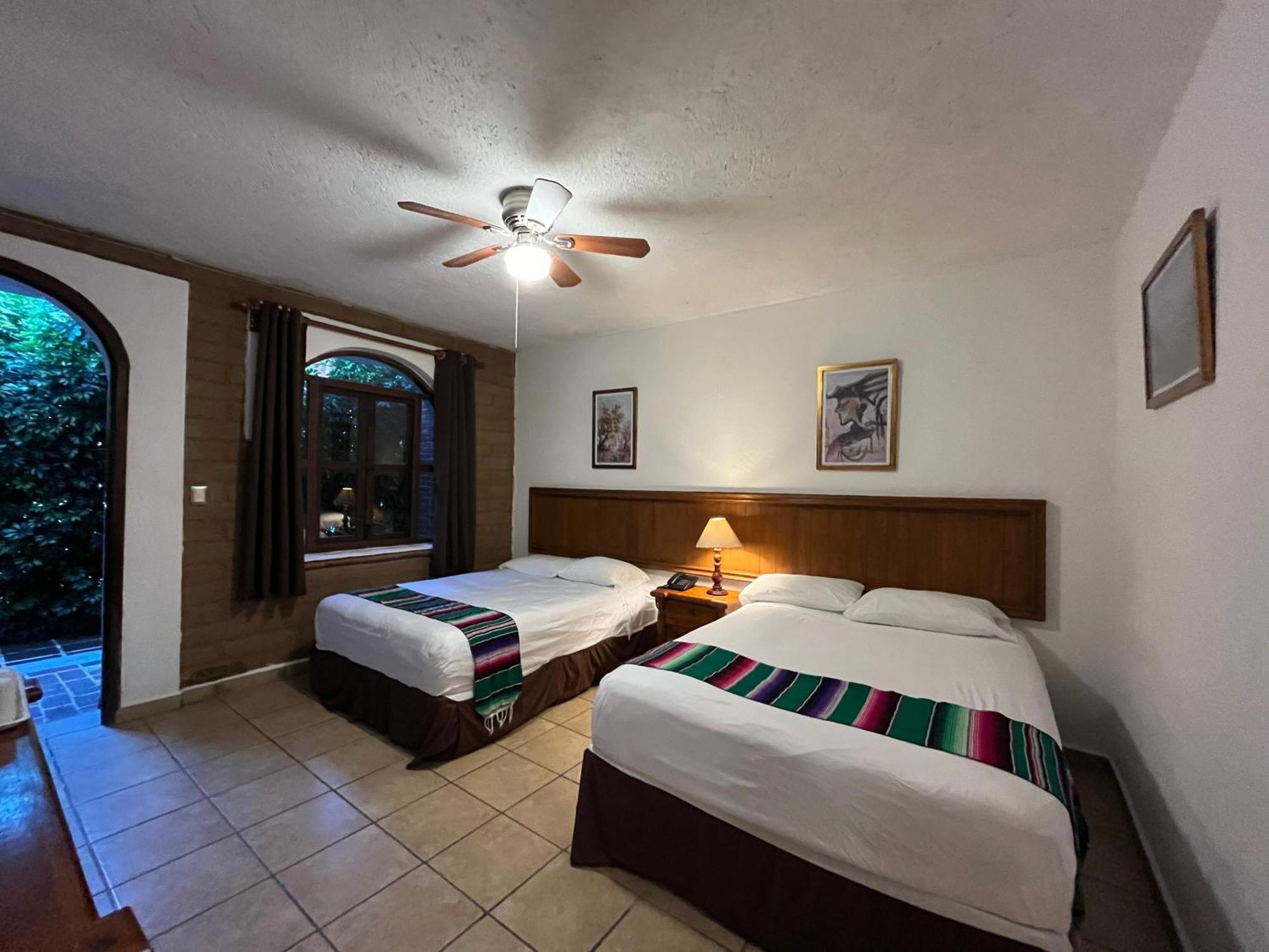 Hotel Hacienda Ventana Del Cielo テポストラン エクステリア 写真