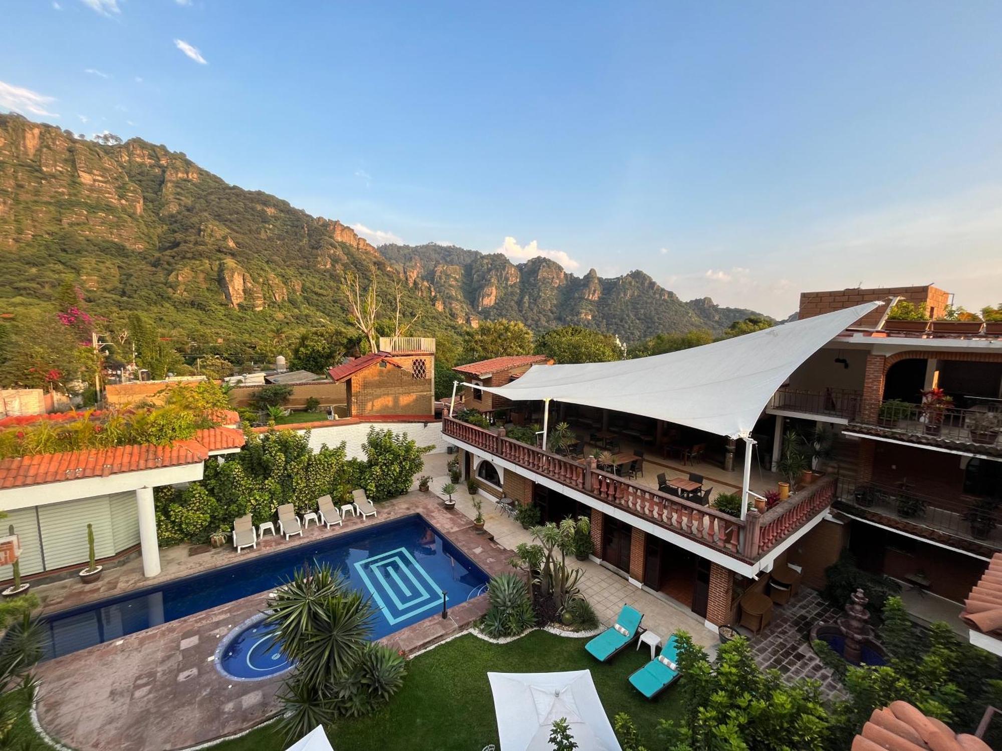 Hotel Hacienda Ventana Del Cielo テポストラン エクステリア 写真