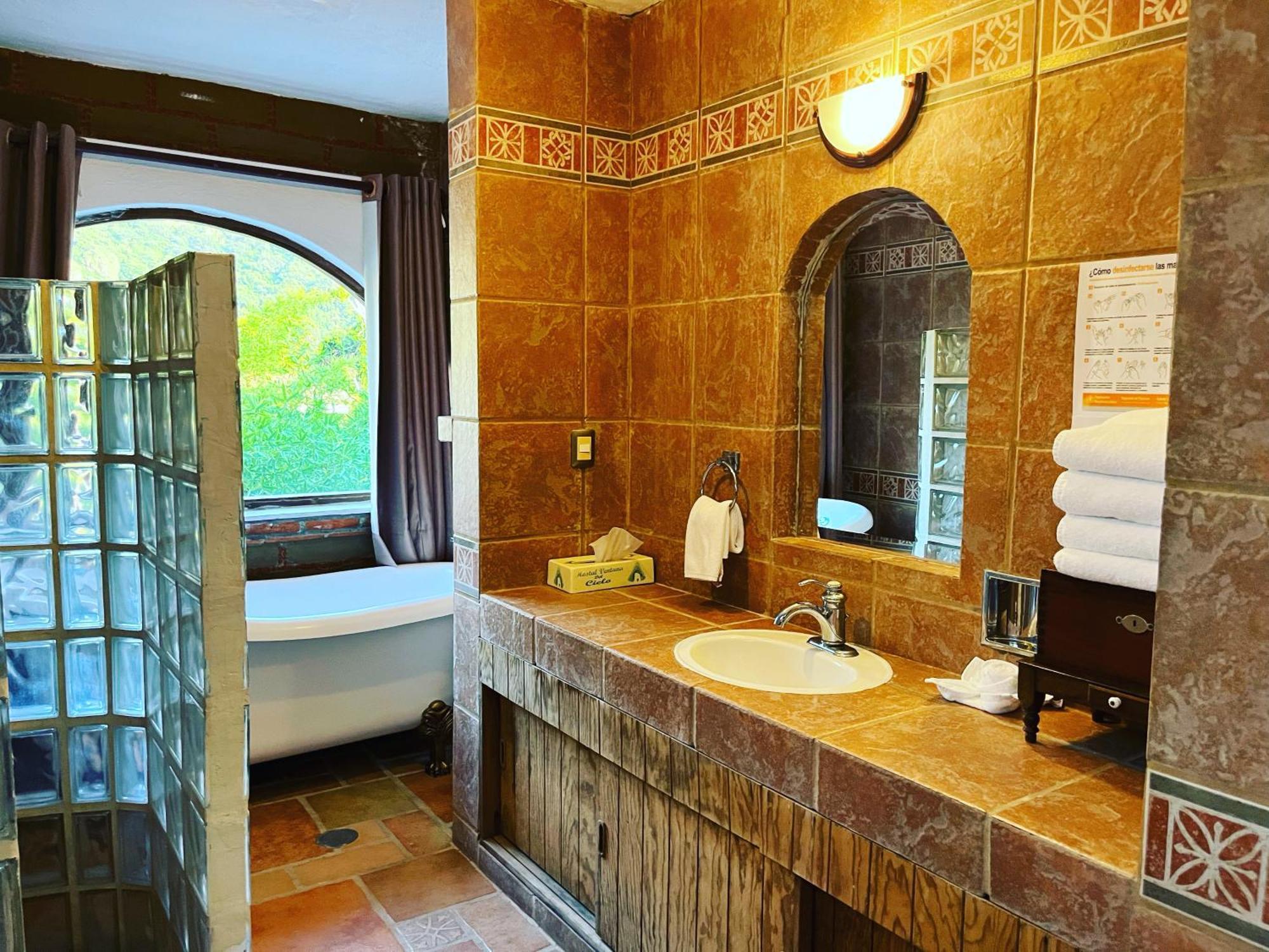 Hotel Hacienda Ventana Del Cielo テポストラン エクステリア 写真